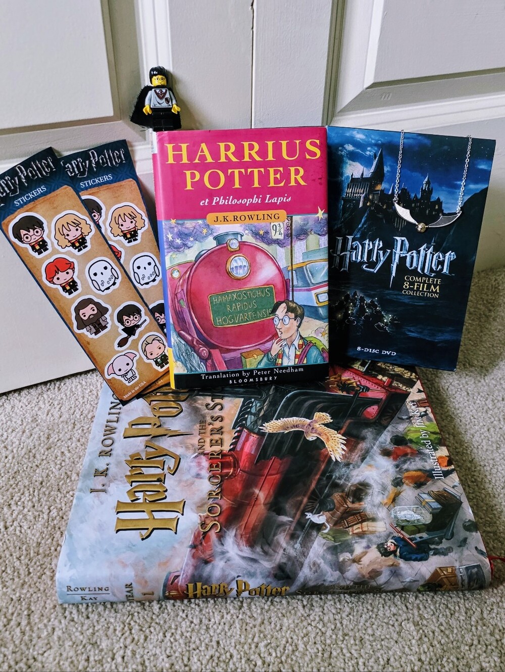 Harry Potter Collector Set: Illustrated Book 1, Latin Edition, 8-Film DVD, LEGO